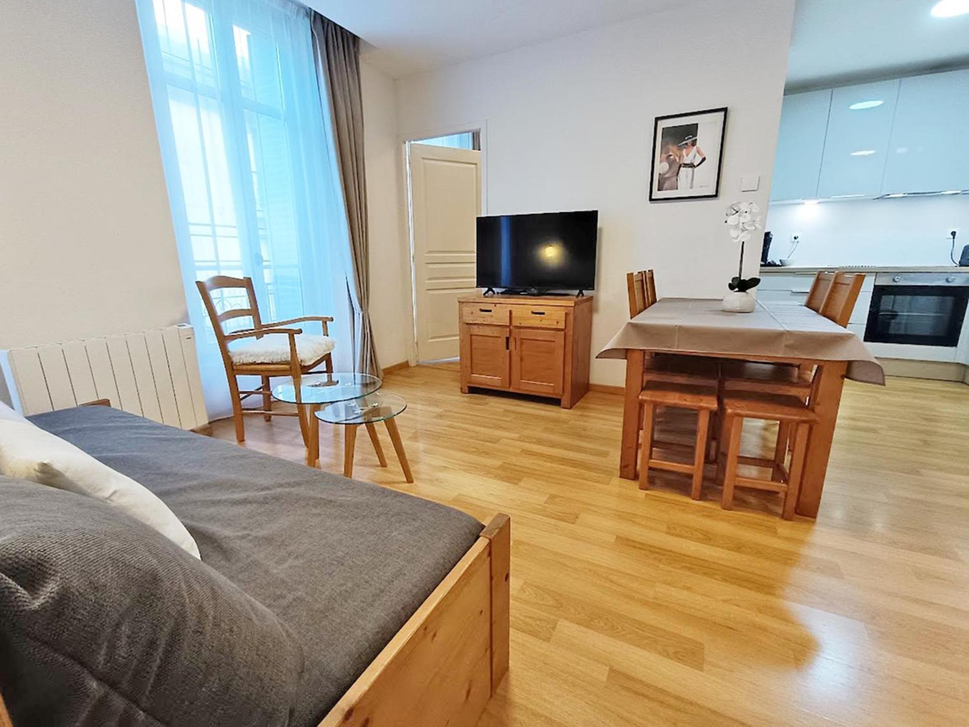 L'Eterlou, T3, Centre Luchon, Wifi, Casier A Skis, Ascenseur, 6 Personnes Bagnères-de-Luchon Exteriör bild
