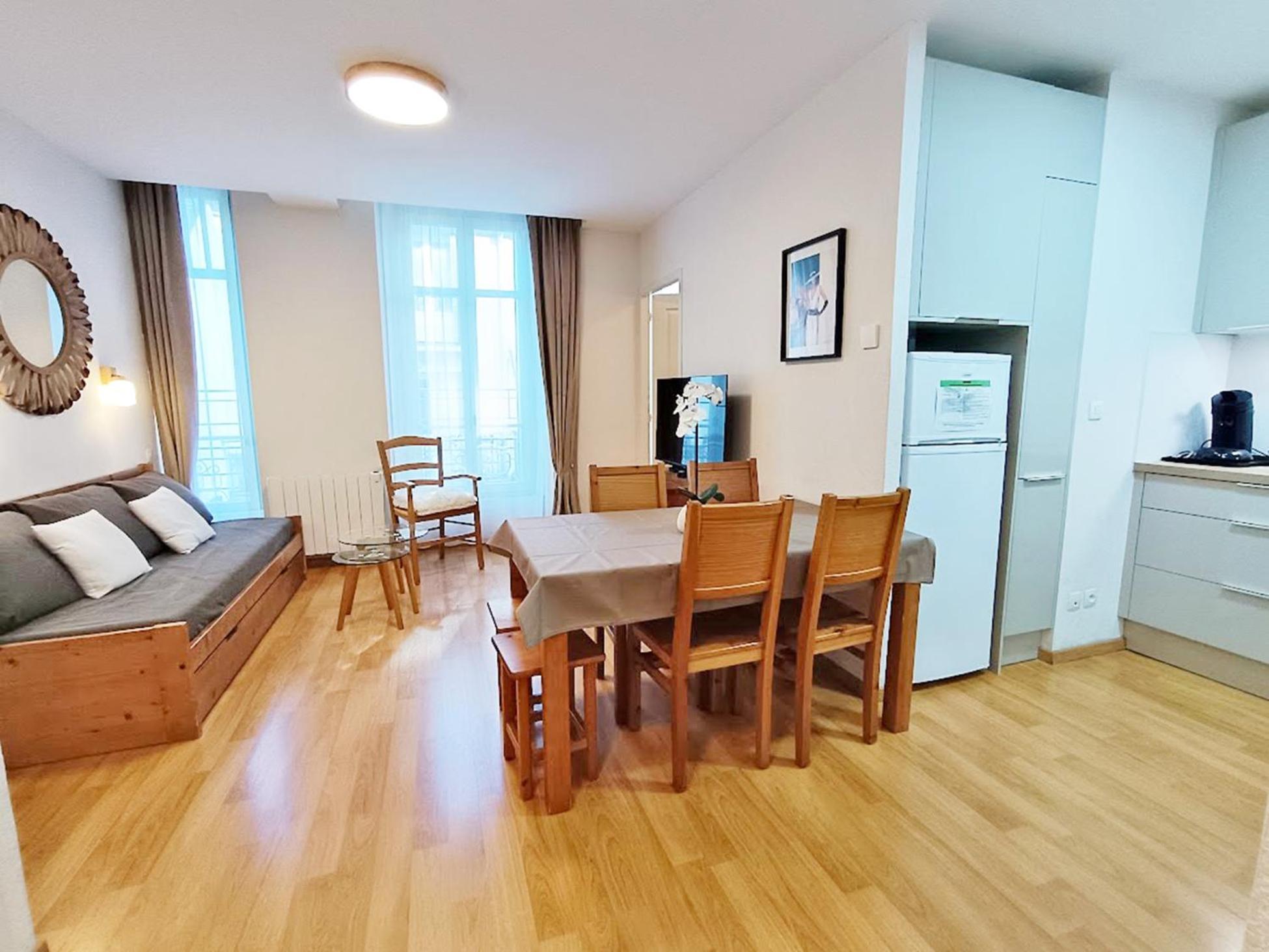 L'Eterlou, T3, Centre Luchon, Wifi, Casier A Skis, Ascenseur, 6 Personnes Bagnères-de-Luchon Exteriör bild
